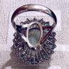 Anello a Margherita, Degli Anni ’50 Con Opale Nobile, Diamanti e Smeraldi